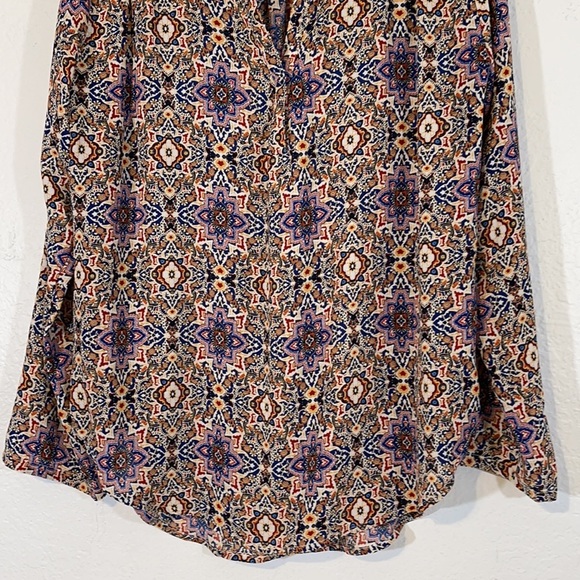 GYPSIES & MOONDUST Deep V-Neck Boho Patterned Blouse Size Large - Picture 3 of 7